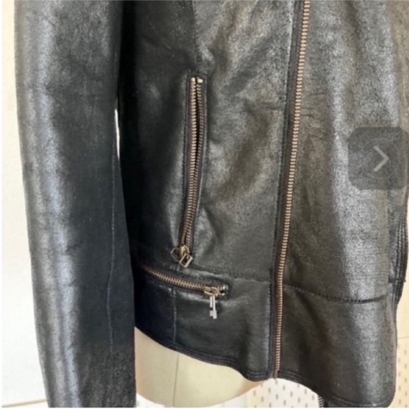 Black Leather Women Jacket with Faux Fur lining 
Cute zipper Pockets 
▪️Size M - Picture 2 of 5